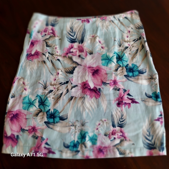 Tommy Bahama Florencia Short Skirt 100% Linen Spring Rain Print Sz 6 - Picture 8 of 14
